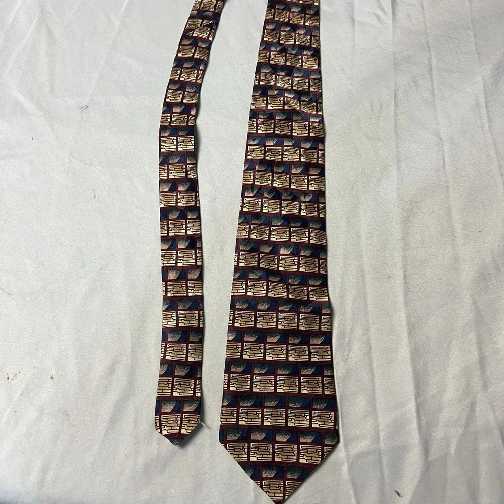 Keith Daniels Silk Tie Geometric Pattern Burgundy Gold Blue Italy New York‎